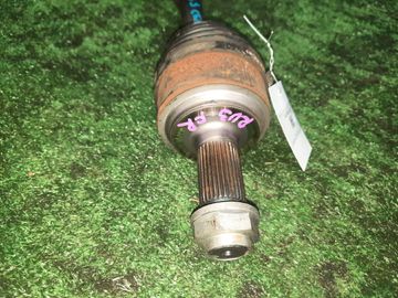 ПРИВОД НА HONDA VEZEL RU3 LEB