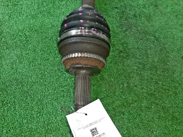 ПРИВОД НА TOYOTA NOAH AZR65G 1AZ-FSE
