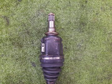 ПРИВОД НА TOYOTA VOXY AZR65G 1AZ-FSE