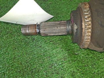 ПРИВОД НА TOYOTA ISIS ZGM10G 2ZR-FAE