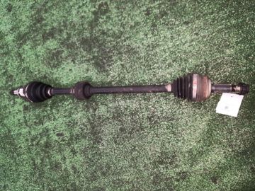 ПРИВОД НА TOYOTA AQUA NHP10 1NZ-FXE