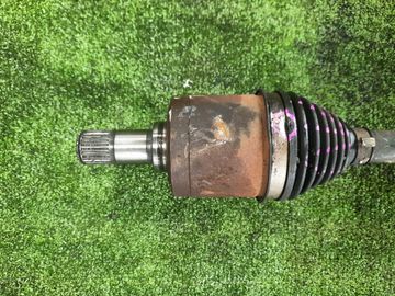 ПРИВОД НА HONDA VEZEL RU4 LEB