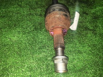 ПРИВОД НА NISSAN LEAF ZE1 EM57