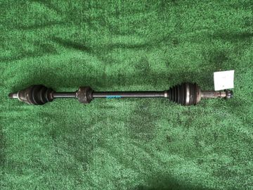 ПРИВОД НА TOYOTA AQUA NHP10 1NZ-FXE