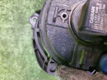 ПРОТИВОТУМАНКА НА TOYOTA ISIS ZNM10G