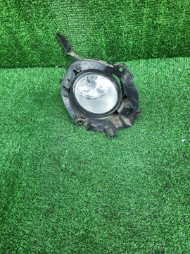 ПРОТИВОТУМАНКА НА TOYOTA ISIS ZNM10G