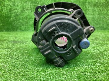 ПРОТИВОТУМАНКА НА TOYOTA COROLLA FIELDER ZRE142G