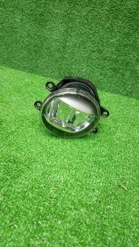 ПРОТИВОТУМАНКА НА TOYOTA VOXY ZRR85G
