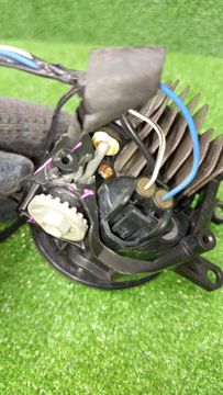 ПРОТИВОТУМАНКА НА TOYOTA VOXY ZRR85G