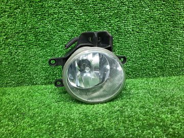 ПРОТИВОТУМАНКА НА TOYOTA PRIUS ZVW30