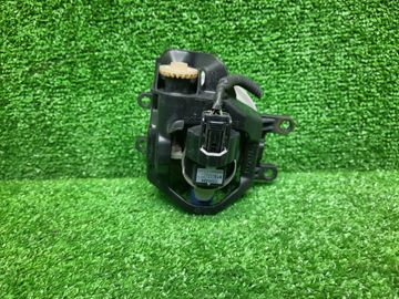 ПРОТИВОТУМАНКА НА TOYOTA PRIUS ZVW30