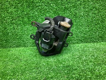 ПРОТИВОТУМАНКА НА TOYOTA PRIUS ZVW30