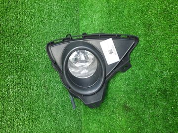 ПРОТИВОТУМАНКА НА TOYOTA AURIS NZE184
