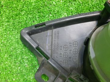 ПРОТИВОТУМАНКА НА TOYOTA AURIS NZE184