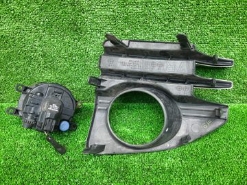 ПРОТИВОТУМАНКА НА TOYOTA VOXY ZRR70