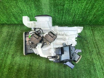 ПЕЧКА САЛОНА НА HONDA VEZEL RV5