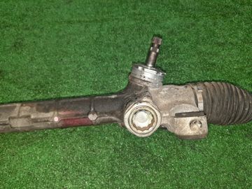 РУЛЕВАЯ РЕЙКА НА TOYOTA ISIS ZNM10W 1ZZ-FE