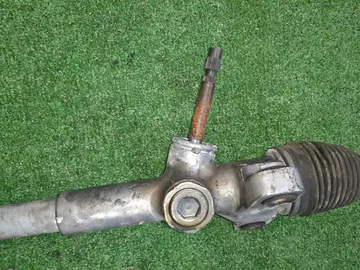 РУЛЕВАЯ РЕЙКА НА TOYOTA TANK M900A 1KR-FE