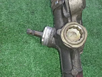 РУЛЕВАЯ РЕЙКА НА TOYOTA ISIS ZNM10G 1ZZ-FE