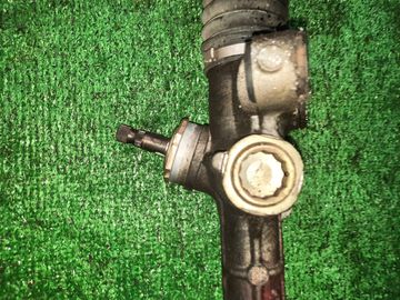 РУЛЕВАЯ РЕЙКА НА TOYOTA ISIS ZNM10G 1ZZ-FE