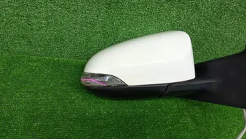 ЗЕРКАЛО НА TOYOTA VITZ NSP135