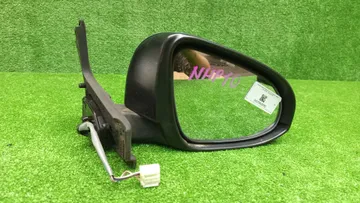 ЗЕРКАЛО НА TOYOTA AQUA NHP10