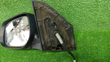 ЗЕРКАЛО НА TOYOTA AVENSIS AZT250