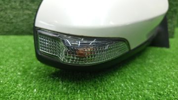 ЗЕРКАЛО НА TOYOTA ISIS ZGM10W