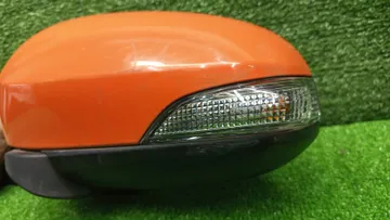 ЗЕРКАЛО НА TOYOTA AQUA NHP10