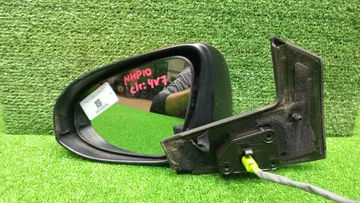 ЗЕРКАЛО НА TOYOTA AQUA NHP10
