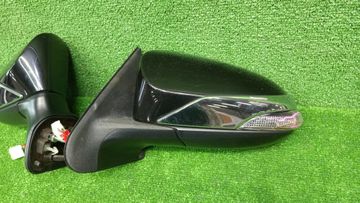 ЗЕРКАЛО НА TOYOTA SPADE NCP141