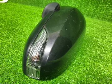 ЗЕРКАЛО НА TOYOTA AQUA NHP10