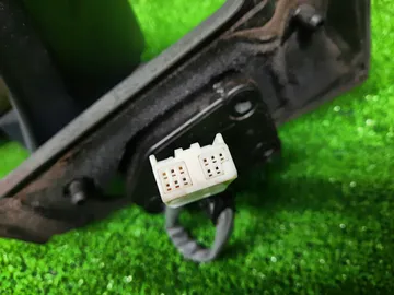 ЗЕРКАЛО НА TOYOTA AQUA NHP10