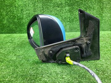 ЗЕРКАЛО НА TOYOTA AQUA NHP10