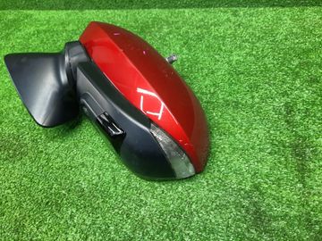 ЗЕРКАЛО НА TOYOTA AQUA MXPK11