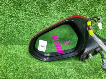 ЗЕРКАЛО НА TOYOTA AQUA MXPK11