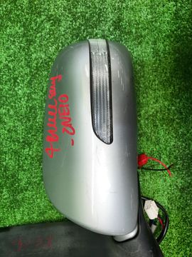 ЗЕРКАЛО НА TOYOTA WISH ZNE10G