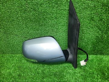 ЗЕРКАЛО НА TOYOTA ISIS ZNM10W