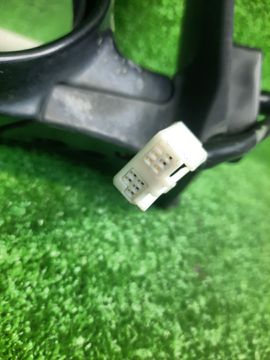 ЗЕРКАЛО НА TOYOTA ISIS ZNM10G