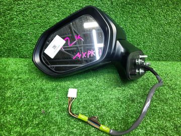 ЗЕРКАЛО НА TOYOTA AQUA MXPK11