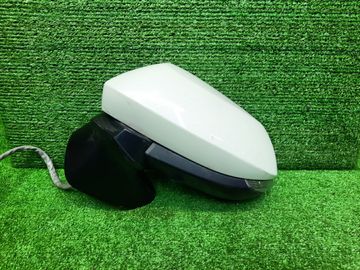 ЗЕРКАЛО НА TOYOTA YARIS CROSS MXPJ10