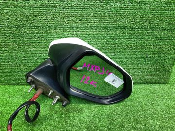 ЗЕРКАЛО НА TOYOTA YARIS CROSS MXPJ10