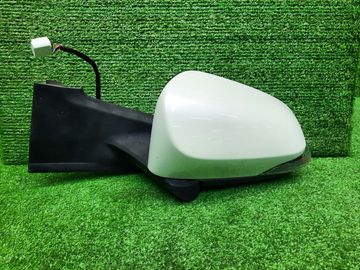 ЗЕРКАЛО НА TOYOTA VITZ NSP130