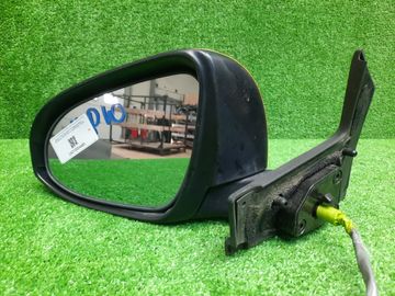 ЗЕРКАЛО НА TOYOTA AQUA NHP10