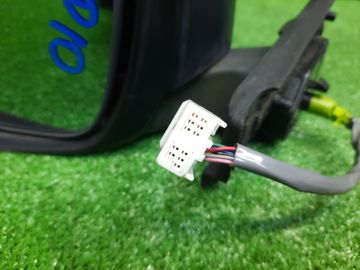 ЗЕРКАЛО НА TOYOTA AQUA NHP10