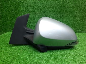 ЗЕРКАЛО НА TOYOTA AQUA NHP10
