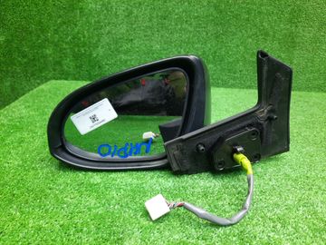 ЗЕРКАЛО НА TOYOTA AQUA NHP10