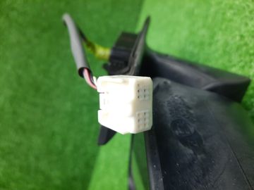 ЗЕРКАЛО НА TOYOTA AQUA NHP10