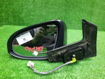 ЗЕРКАЛО НА TOYOTA AQUA NHP10