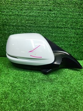 ЗЕРКАЛО НА HONDA VEZEL RU3